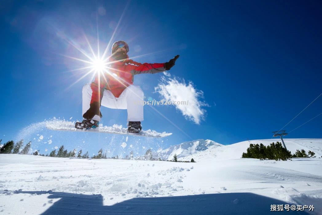 爱游戏体育-加拿大开展冰上旅游活动，吸引冰雪运动爱好者