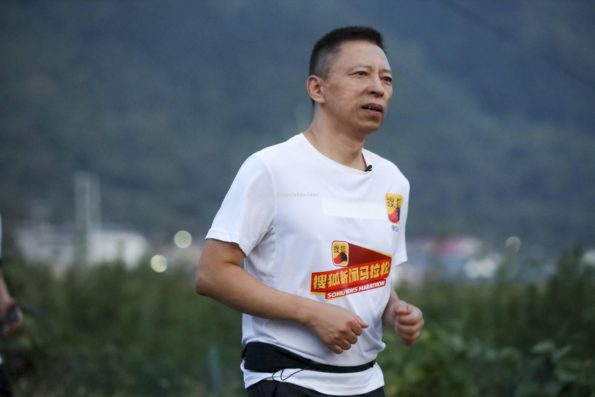 篮球明星慰问抗疫英雄，展示体育人的力量